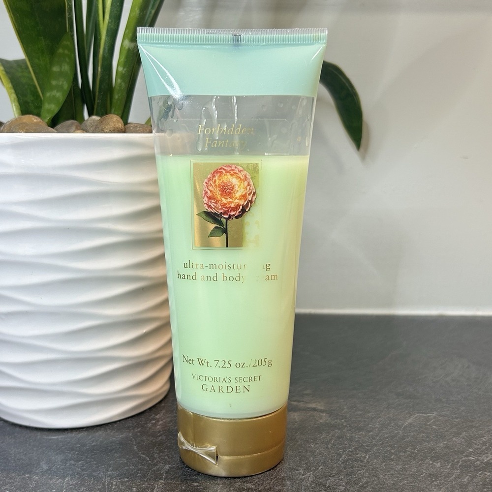Victoria's Secret Forbidden Fantasy Ultra Moisturizing Hand & Body Cream 7.25 Oz